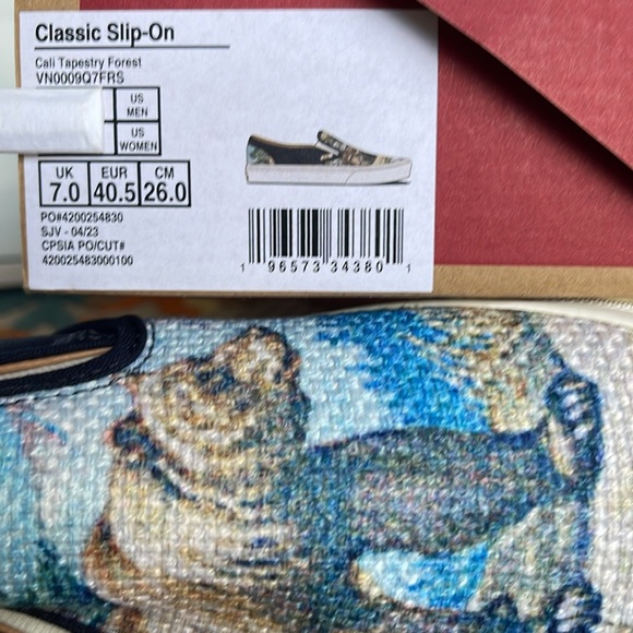 Vans WMNS Classic Slip-On
Cali Tapestry Forest
VN000907FRS sneakers - Picture 16 of 16